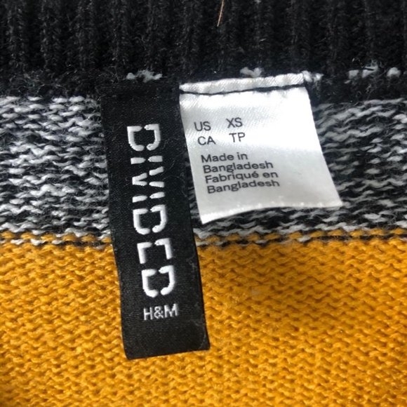 🎉2 for $15🎉 Divided by H&M Striped Sweater - Picture 3 of 5